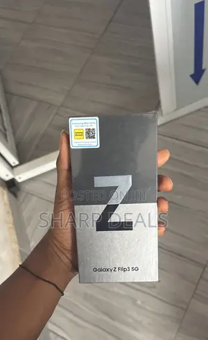 New Samsung Galaxy Z Flip3 5G 256 GB Yellow