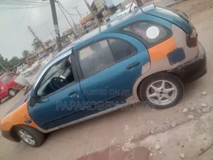 Nissan Almera Tino 2004 Blue