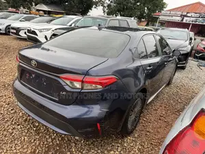 Toyota Corolla SE 2021 Matt Black