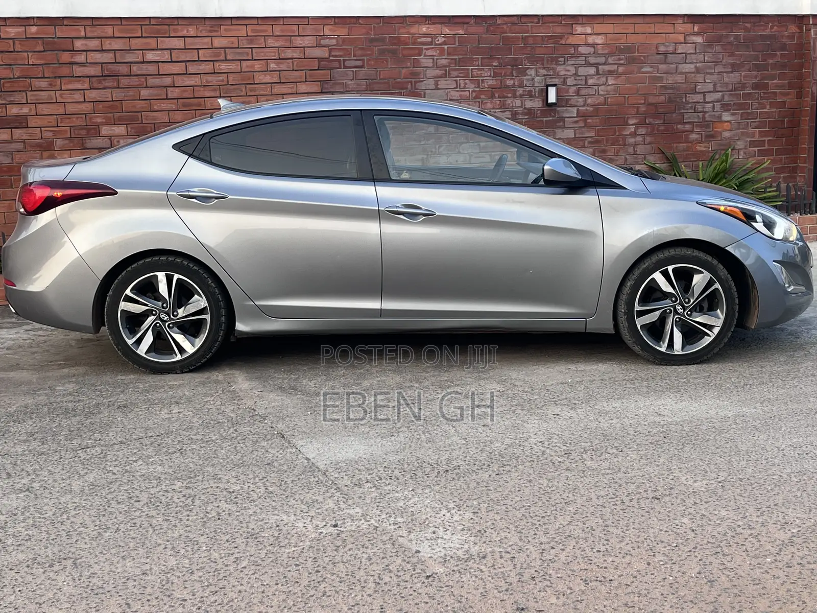 Hyundai Elantra Limited 4dr Sedan (1.8L 4cyl 6A) 2015 Gray