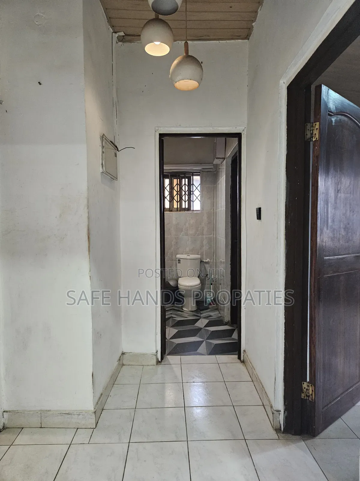 2bdrm House in Lakeside, Accra Metropolitan for rent