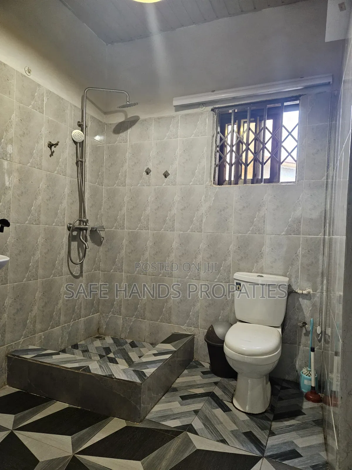 2bdrm House in Lakeside, Accra Metropolitan for rent