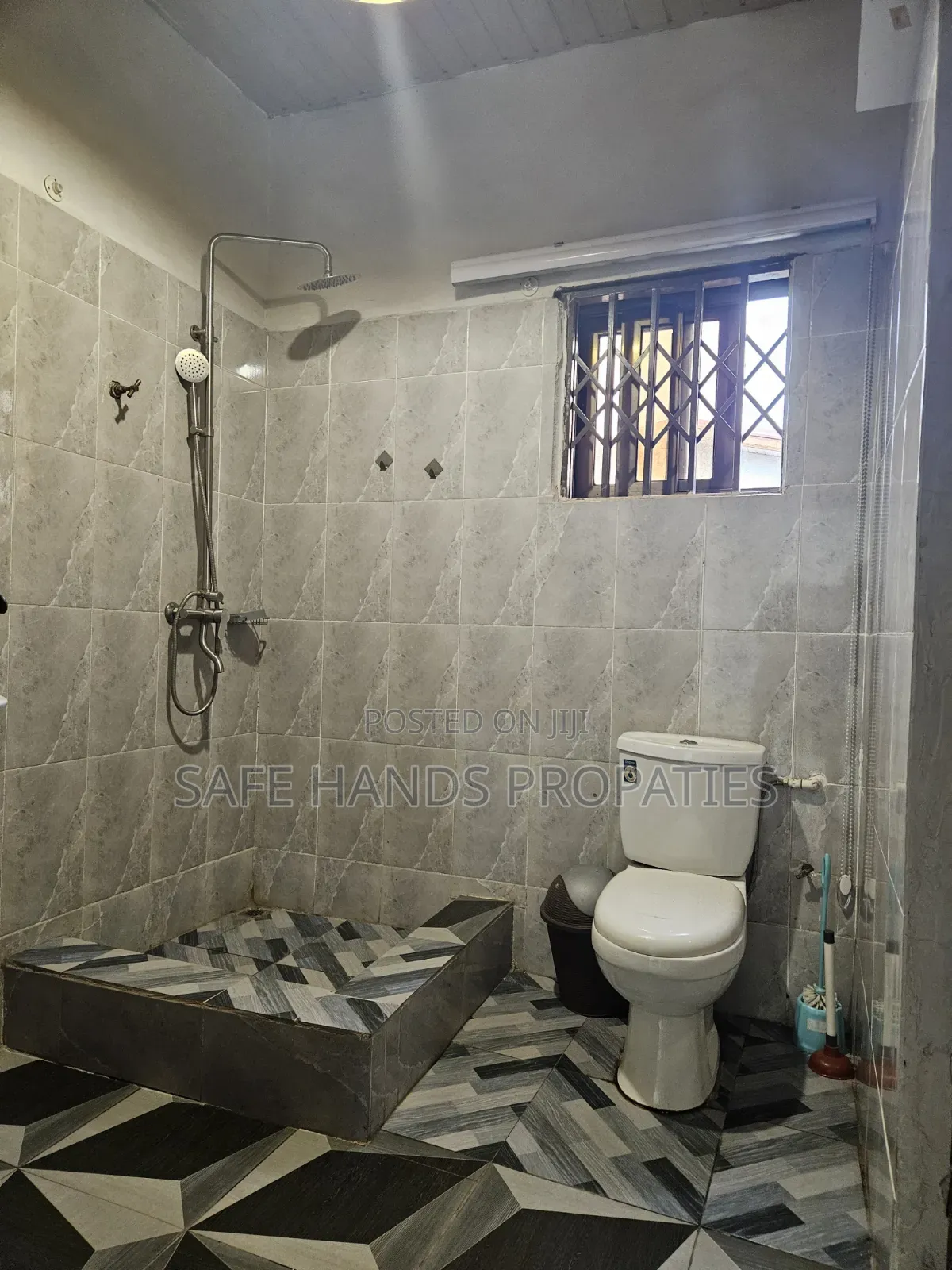 2bdrm House in Lakeside, Accra Metropolitan for rent