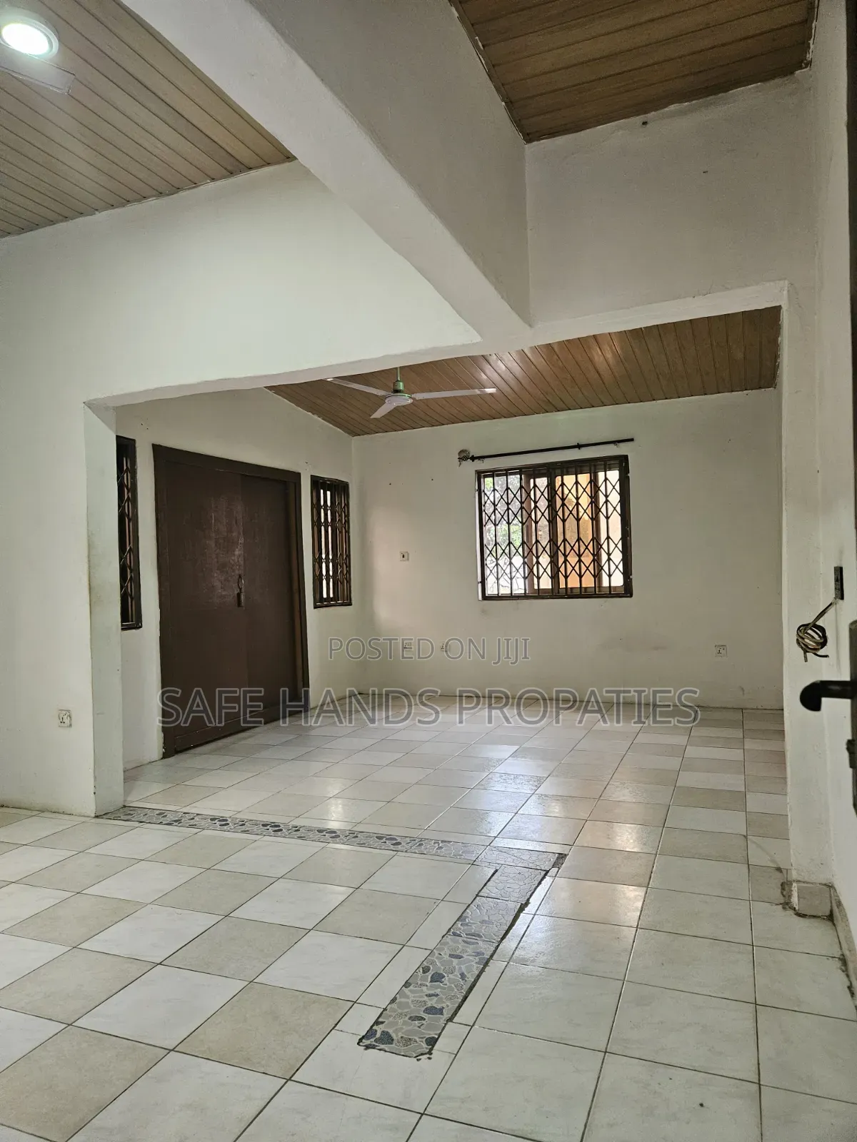 2bdrm House in Lakeside, Accra Metropolitan for rent