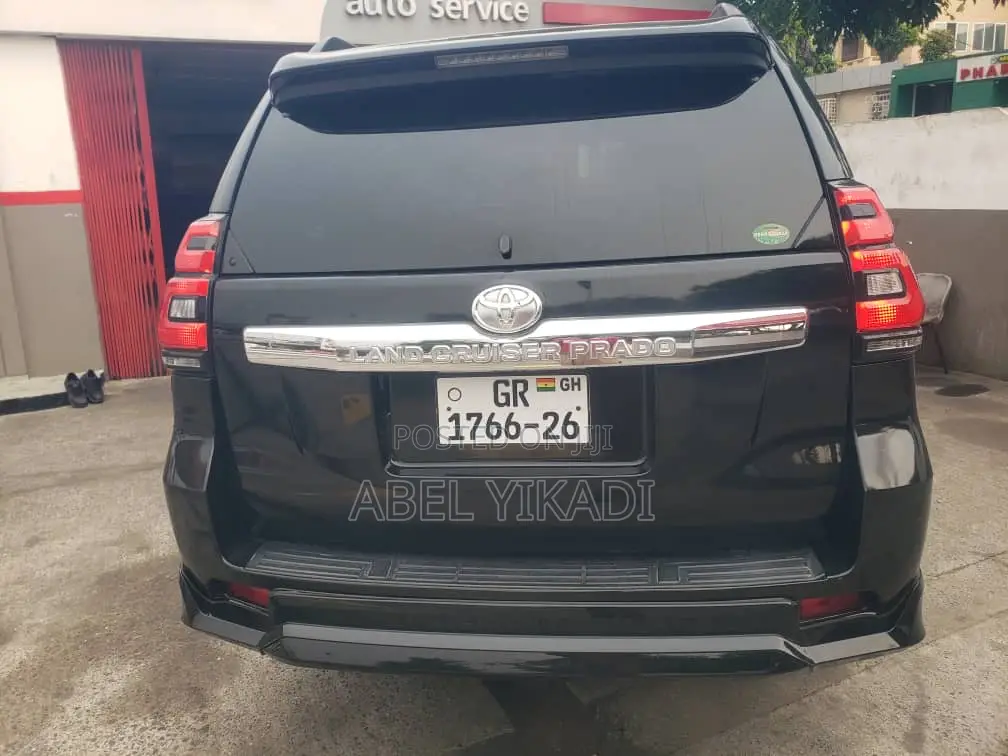 Toyota Land Cruiser Prado 2018 Black