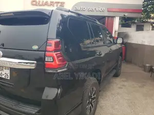 Toyota Land Cruiser Prado 2018 Black