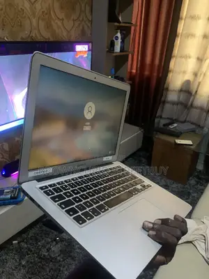 Laptop Apple MacBook Air 2017 8GB Intel Core i5 SSD 256GB