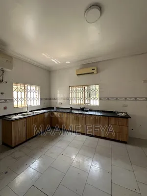 4bdrm House in Adjiringanor, Accra Metropolitan for sale