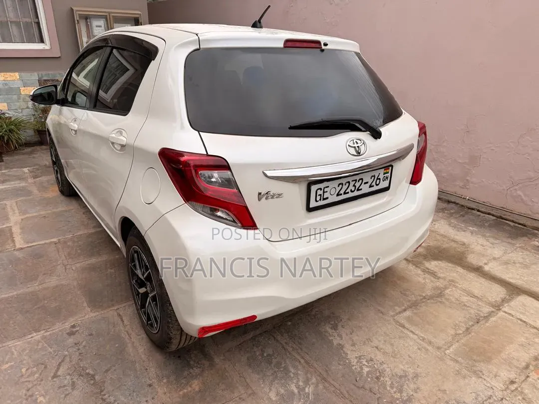 Toyota Vitz 2015 White