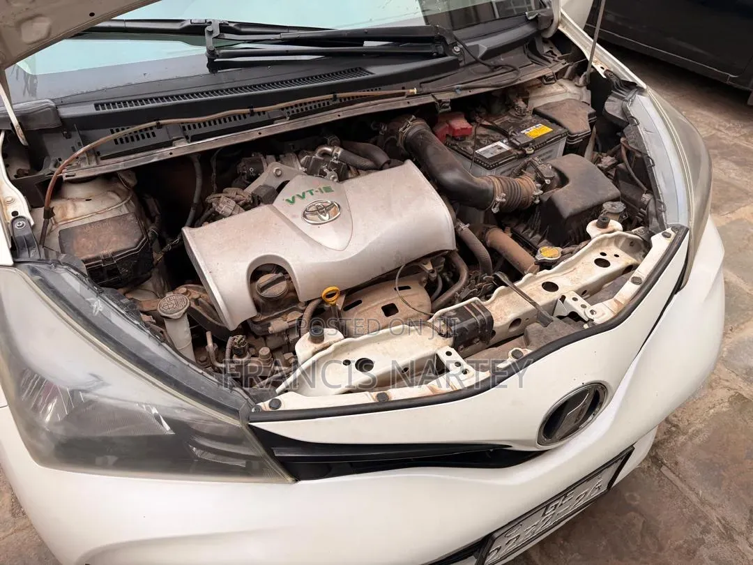 Toyota Vitz 2015 White
