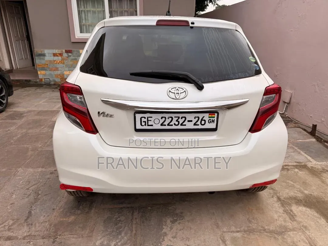 Toyota Vitz 2015 White
