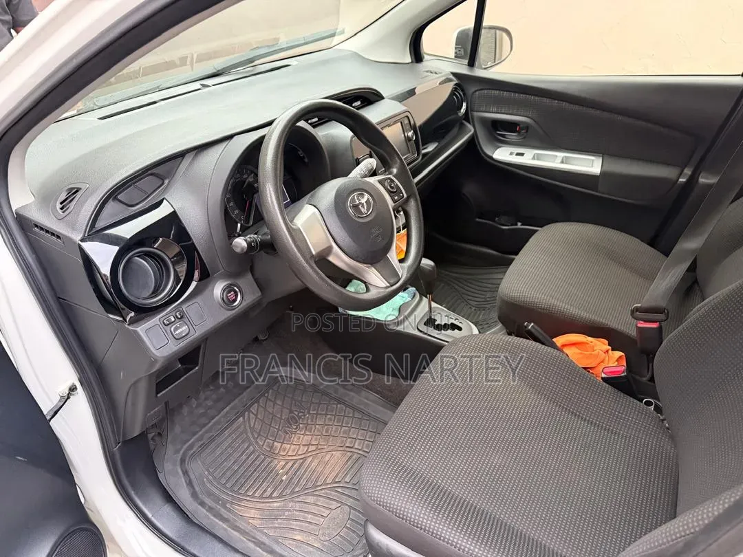 Toyota Vitz 2015 White