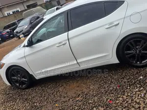 Hyundai Elantra SE 2018 White
