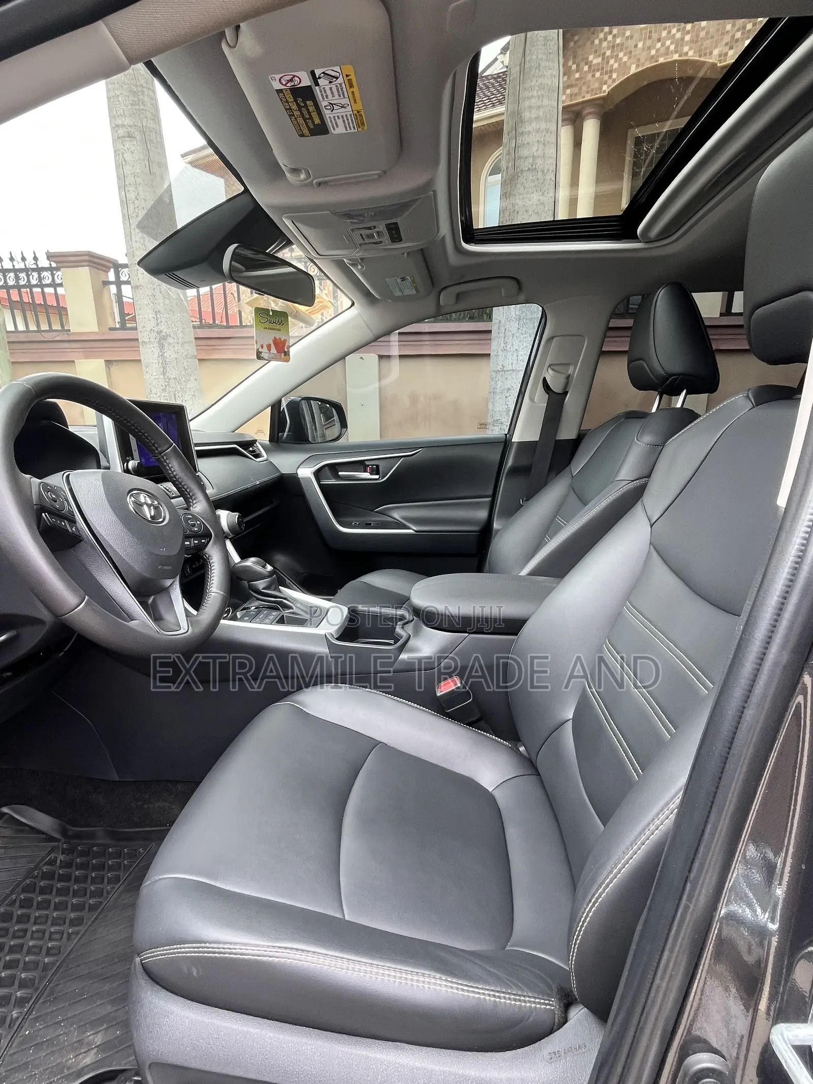 Toyota RAV4 XLE Premium 2025 Gray