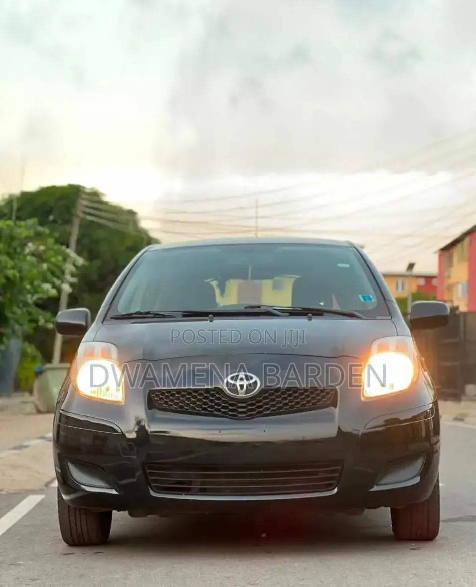 Toyota Yaris 2010 Black