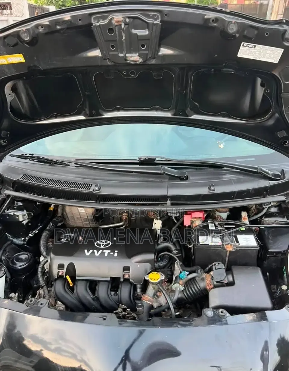 Toyota Yaris 2010 Black