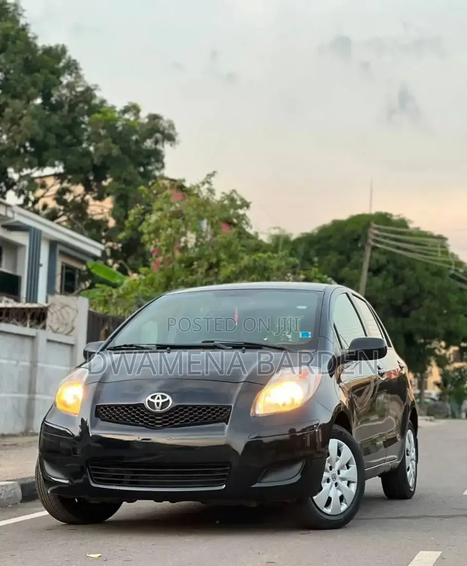 Toyota Yaris 2010 Black
