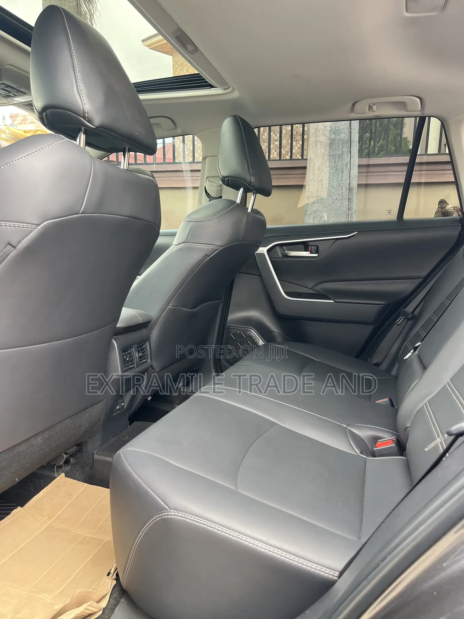 Toyota RAV4 XLE Premium 2025 Gray