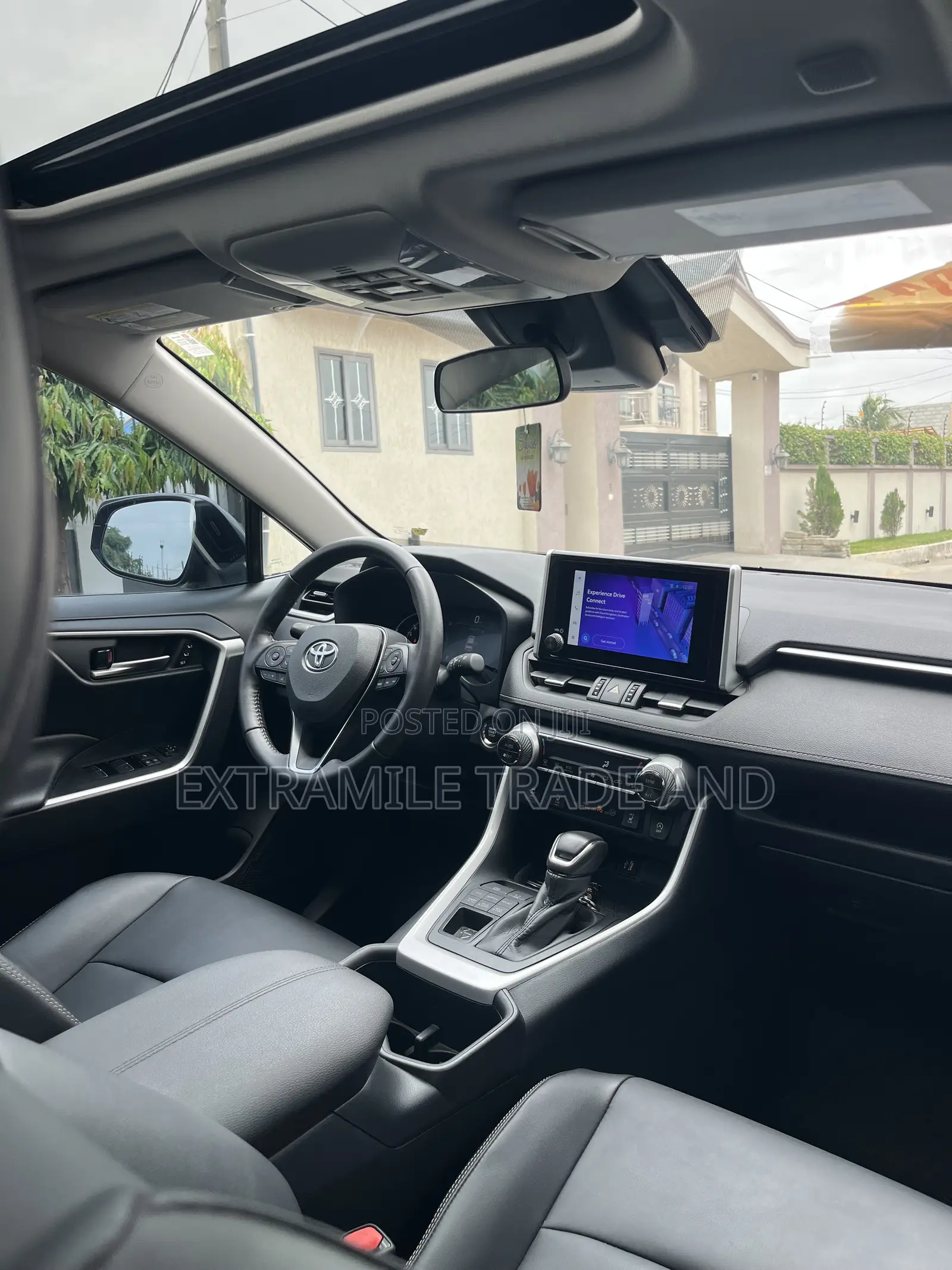 Toyota RAV4 XLE Premium 2025 Gray