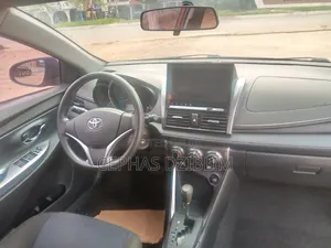 Toyota Yaris L Hatchback 5dr 2016 Red