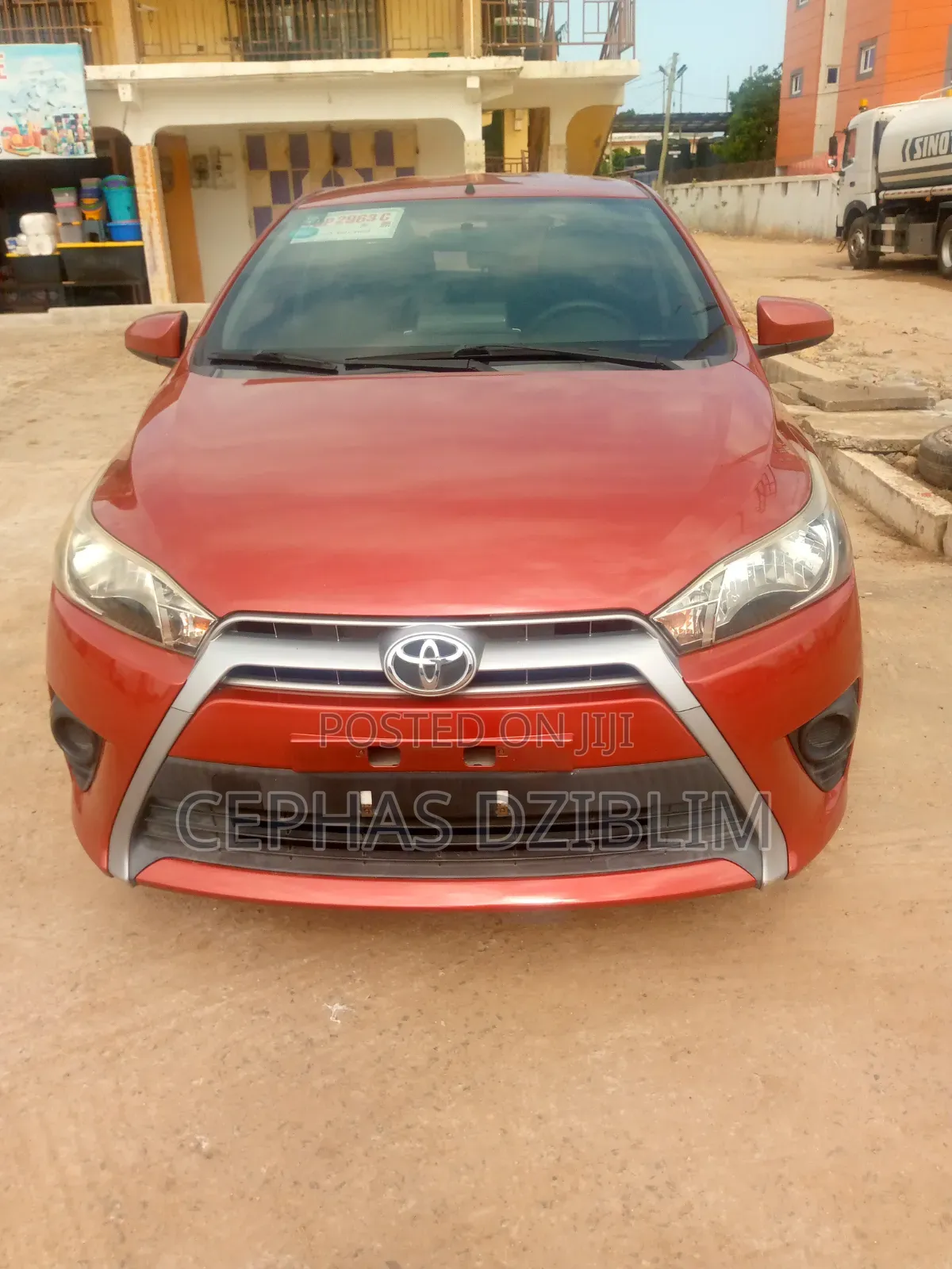Toyota Yaris L Hatchback 5dr 2016 Red