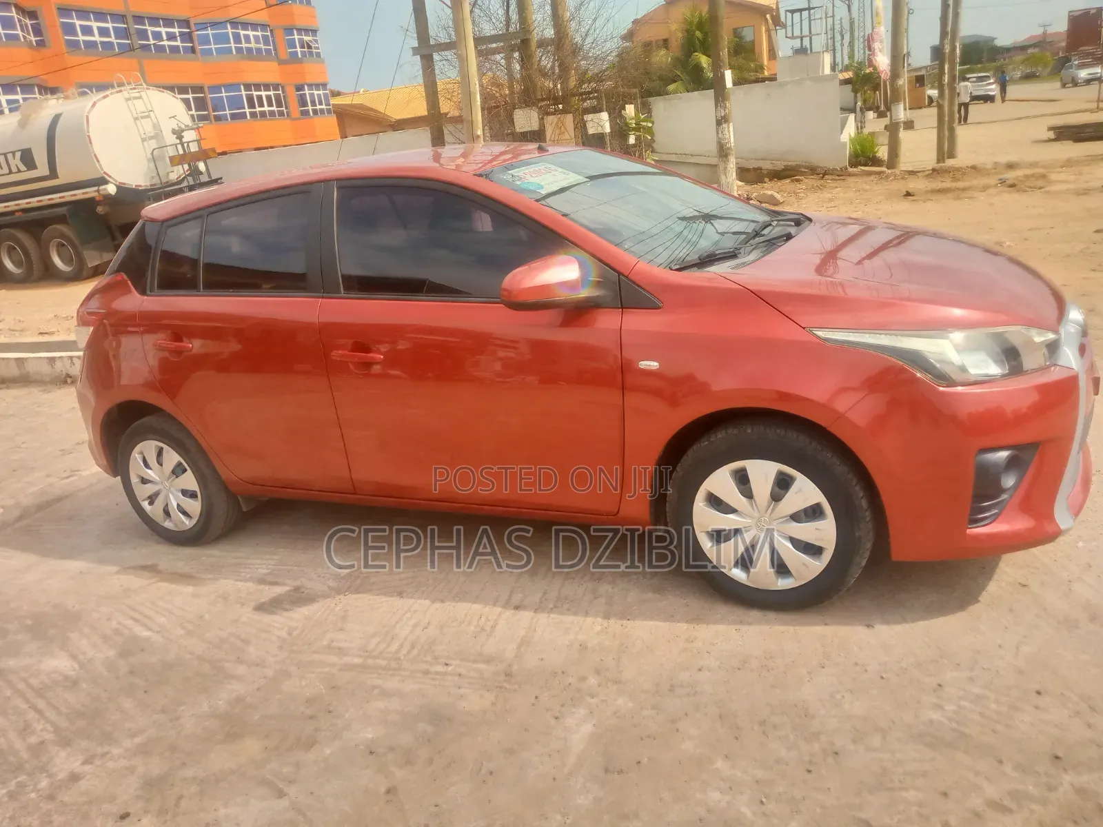 Toyota Yaris L Hatchback 5dr 2016 Red