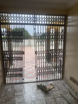 2bdrm Apartment in Kasoa Amanfrom Top for rent