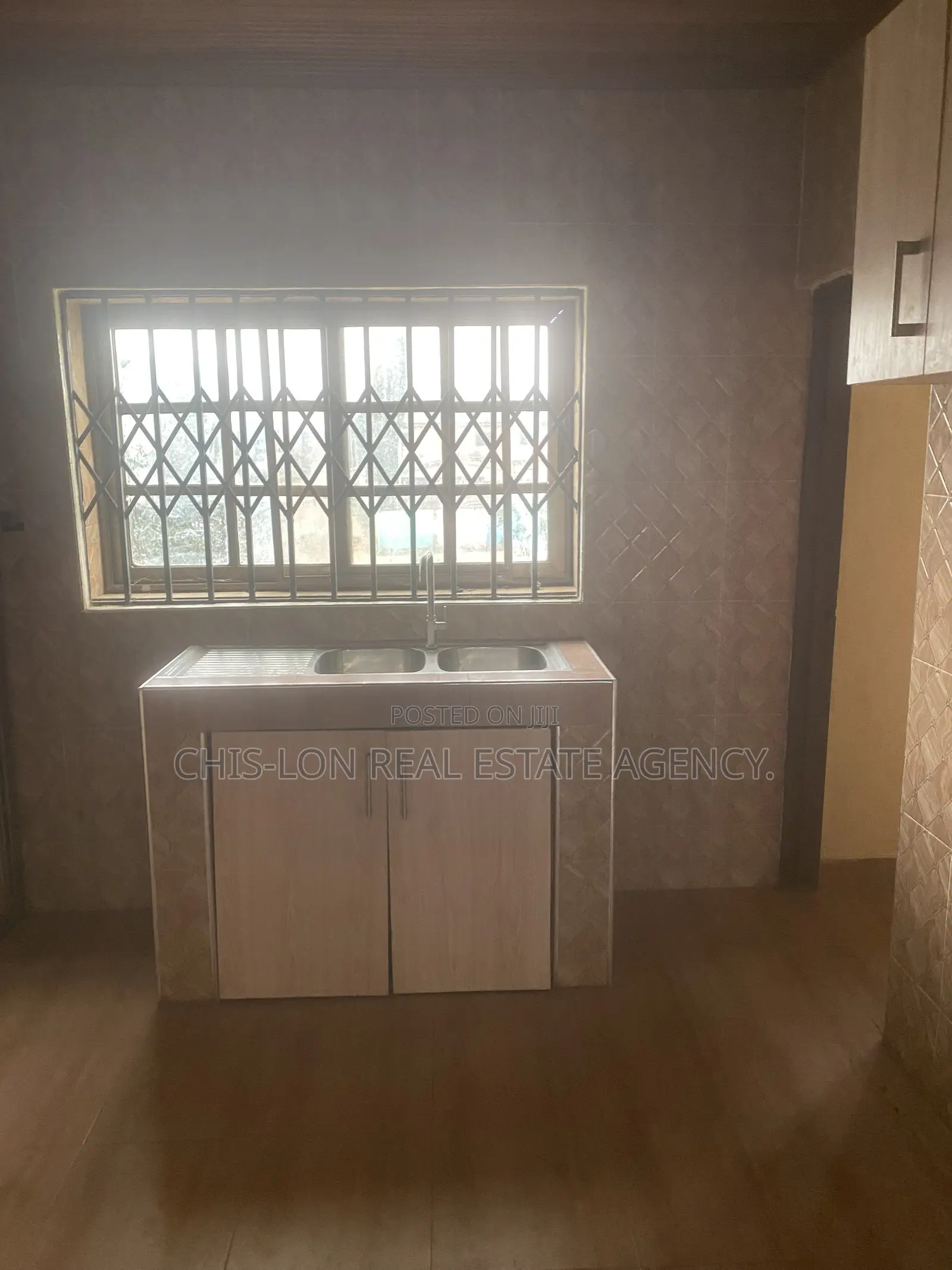 2bdrm Apartment in Kasoa Amanfrom Top for rent