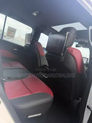 Toyota Land Cruiser LC300 2025 White