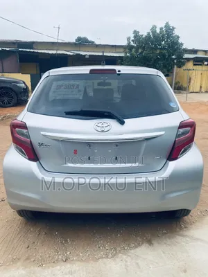 Toyota Vitz 2015 Gray