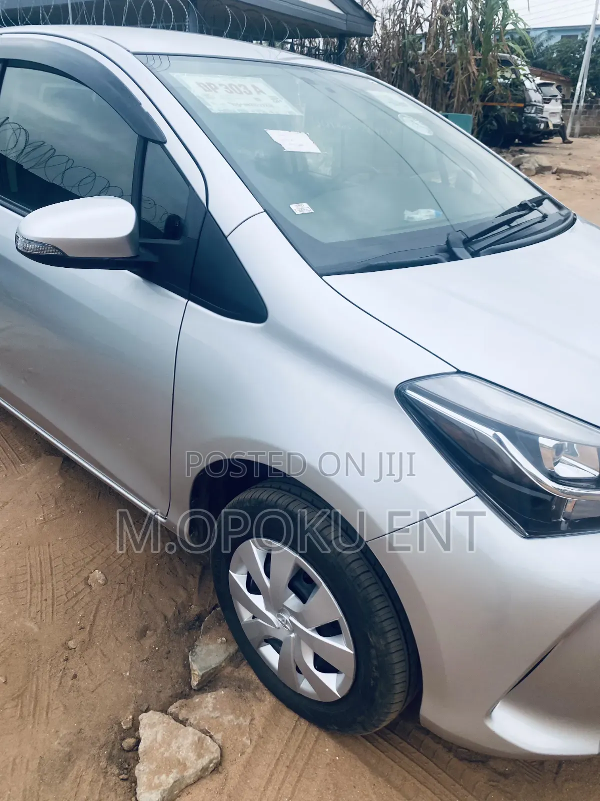 Toyota Vitz 2015 Gray