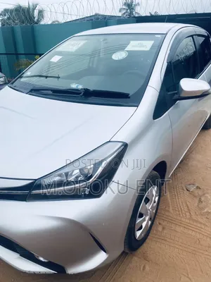 Toyota Vitz 2015 Gray