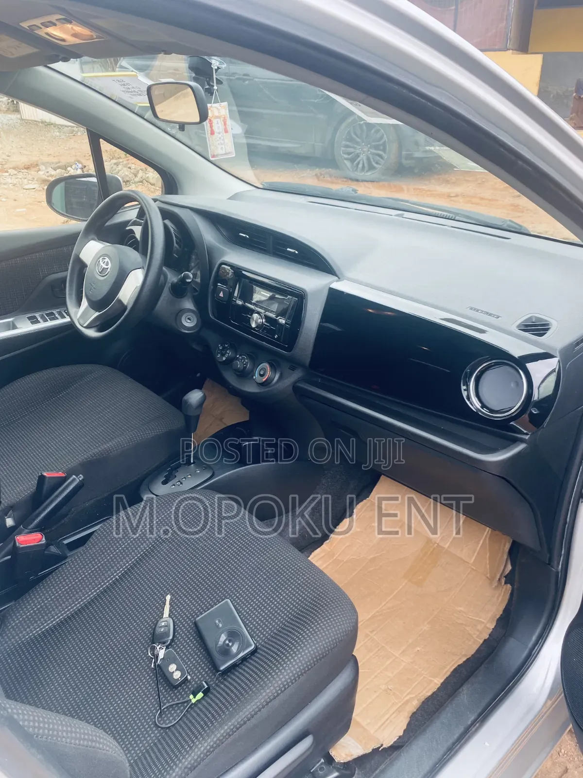 Toyota Vitz 2015 Gray