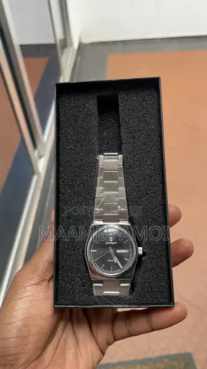 Poedegar Silver Watch in Green, White and Black
