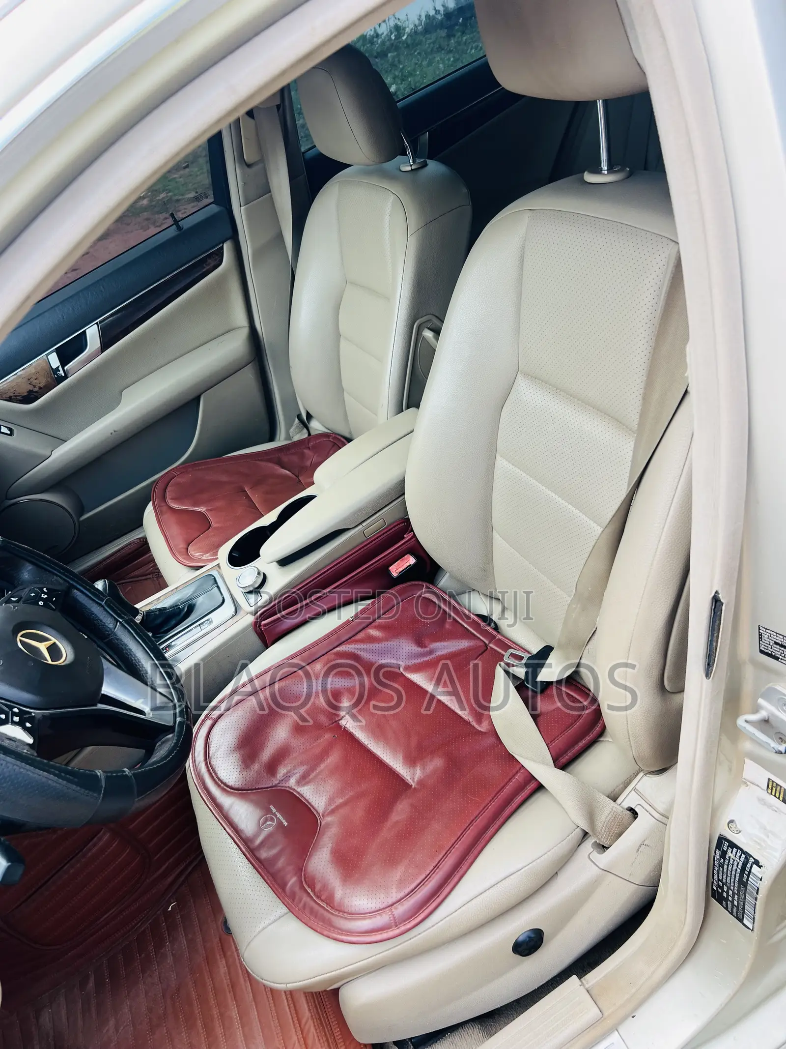 Mercedes-Benz C250 2012 Gold