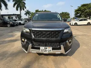 Toyota Fortuner 2019 Black