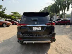 Toyota Fortuner 2019 Black