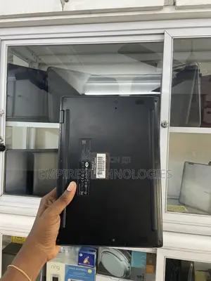 Laptop Lenovo 300e 4GB Intel Celeron SSD 128GB