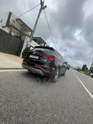 Hyundai Santa Fe SE Ultimate AWD 2018 Black