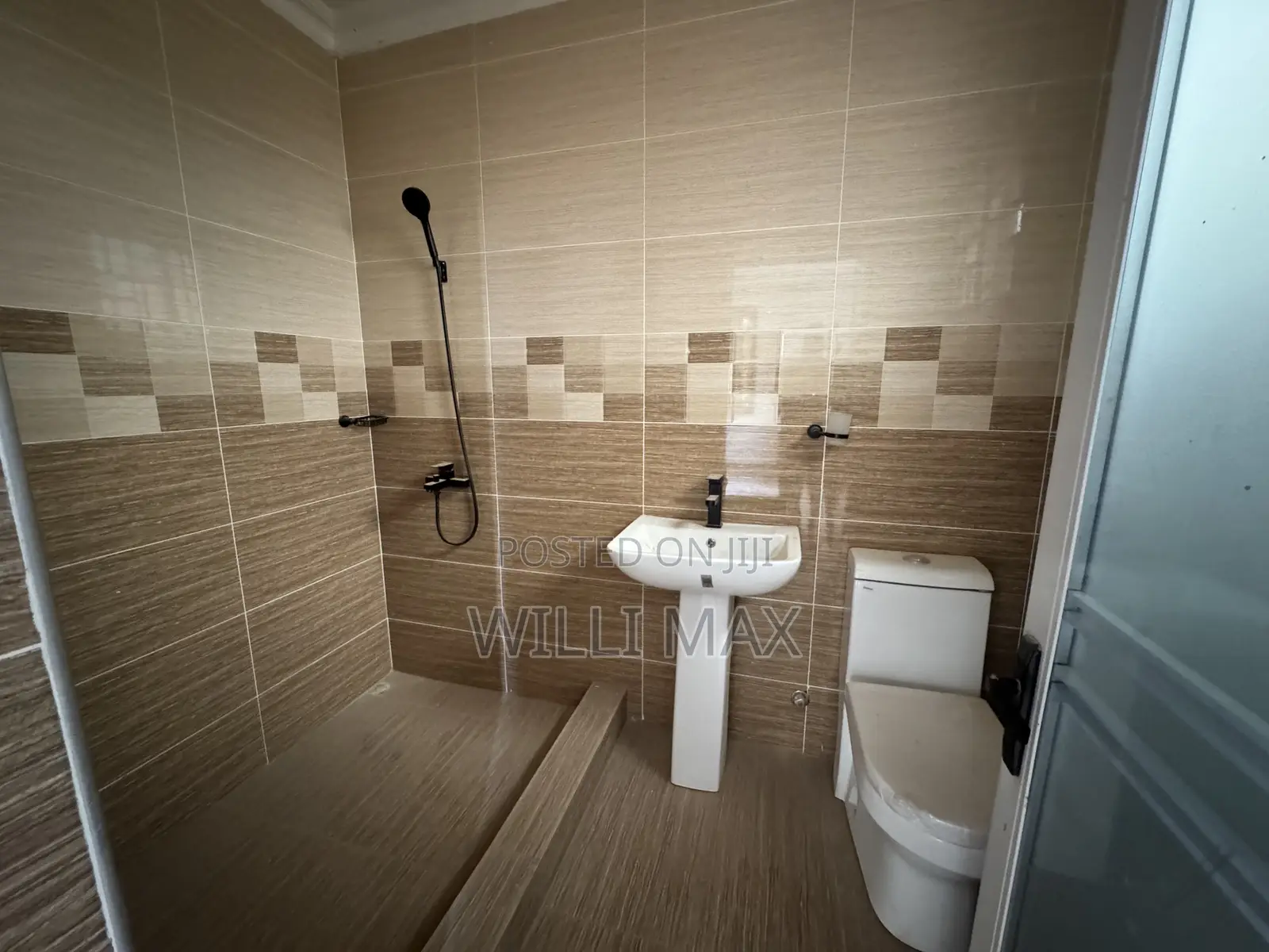 2bdrm Apartment in Ayimensah, Oyarifa Mall Area for rent