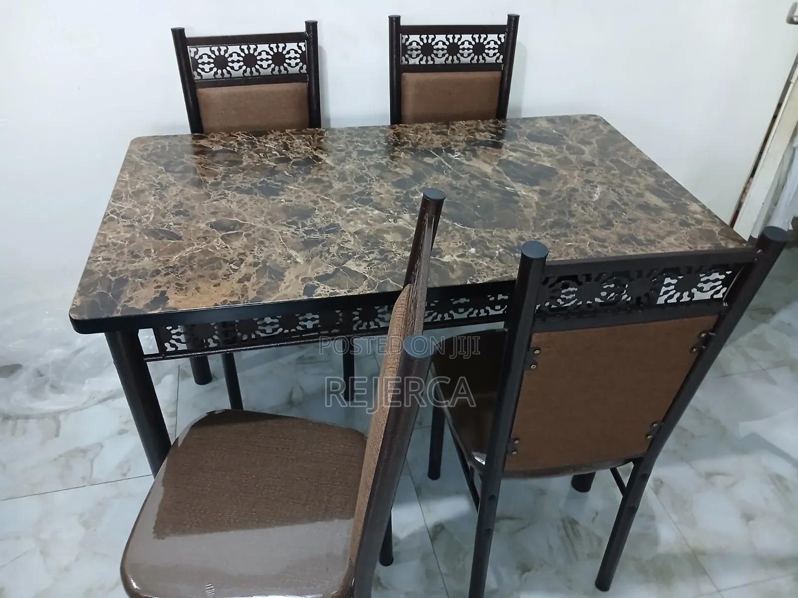 Durable Brand New Dinning Set