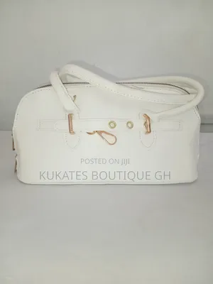 Elegant White Structured Top Handle Handbag With Gold Hardware