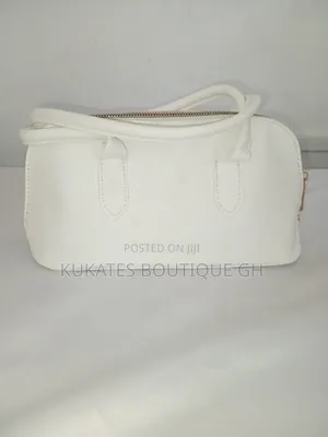 Elegant White Structured Top Handle Handbag With Gold Hardware