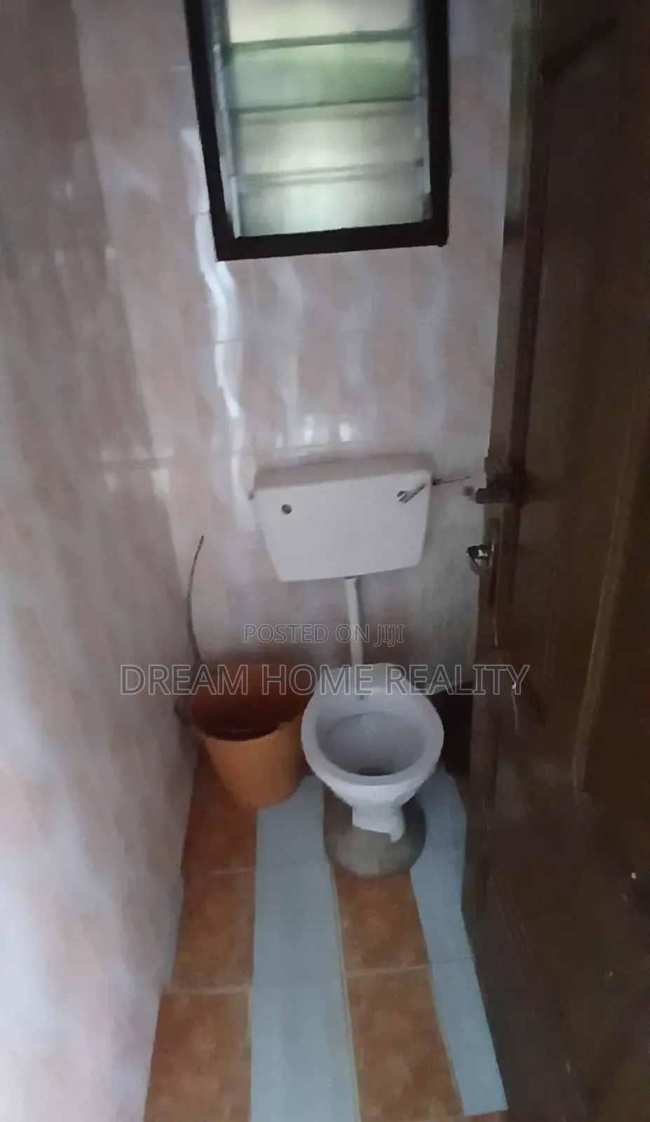 1bdrm Room & Parlour in Holy Trinity Street, Parakuo Estate for rent
