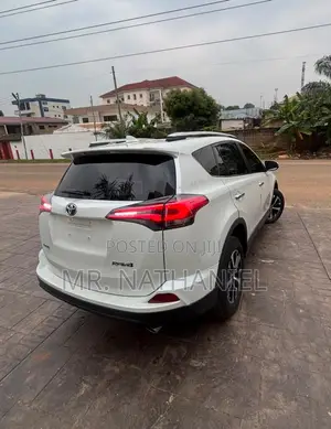 Toyota RAV4 2018 White