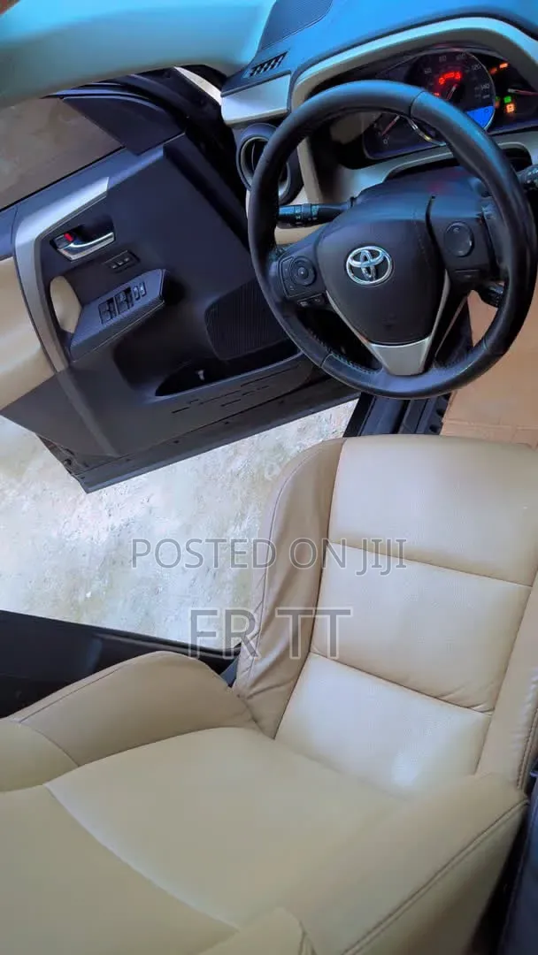 Toyota RAV4 2015 Brown