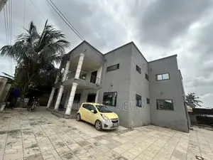 6bdrm Shared Apartment in Ashomang Estate for rent
