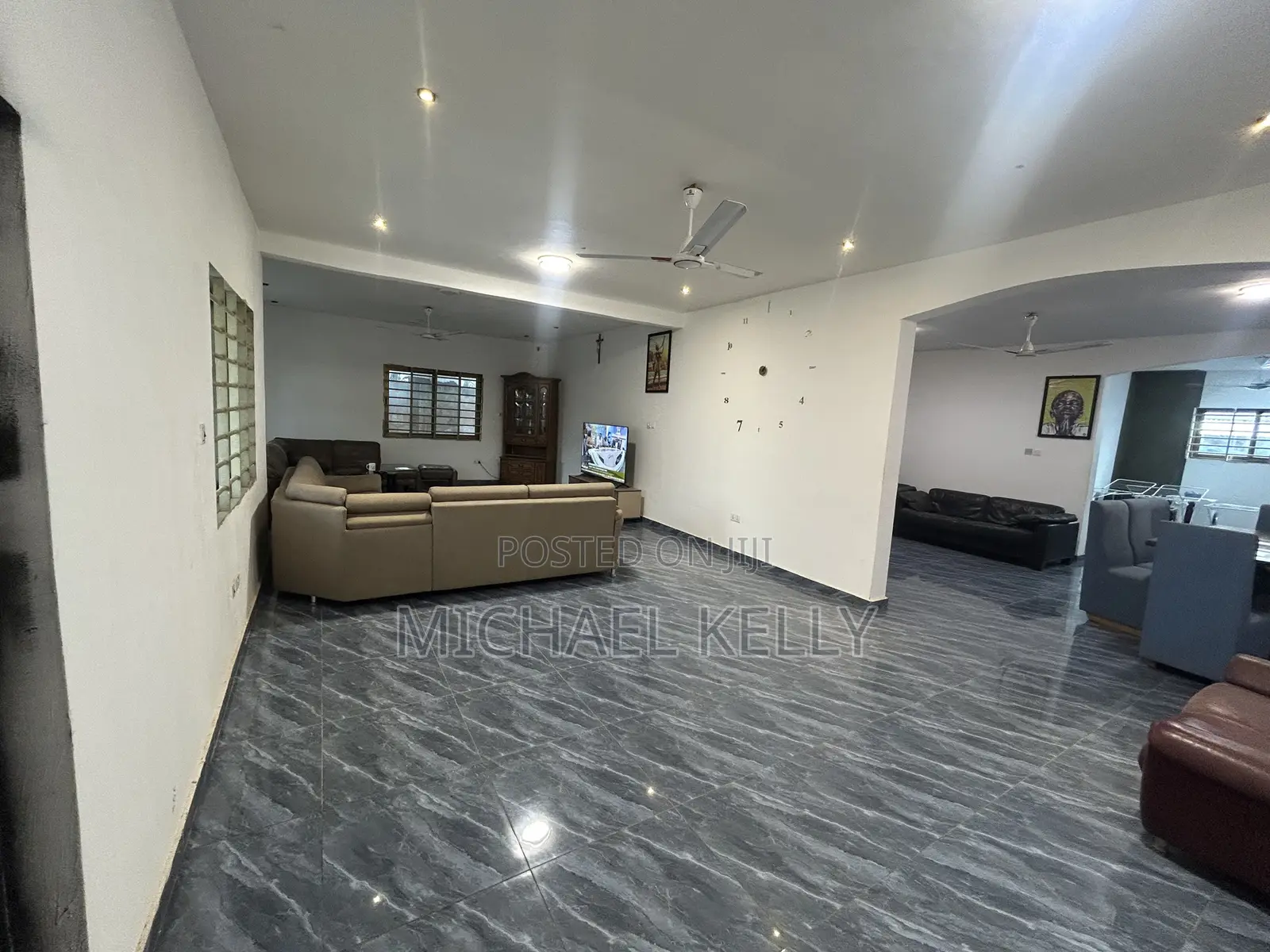 6bdrm Shared Apartment in Ashomang Estate for rent