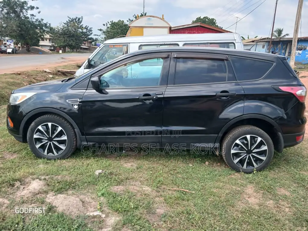 Ford Escape S FWD 2017 Black