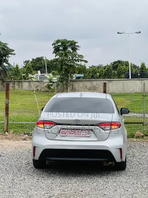 Toyota Corolla 2021 Silver